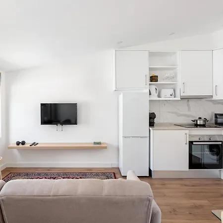 Altido Sunny Apt With Terrace Near Centre Lisbon