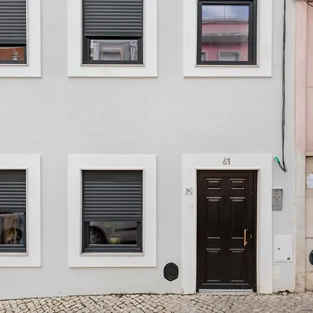 Altido Sunny Apt With Terrace Near Centre Lisbon