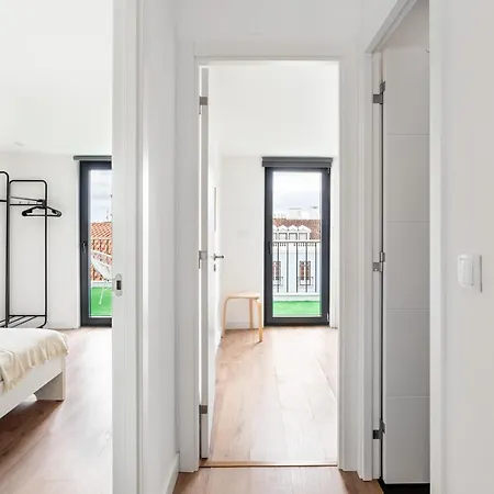 Apartment Altido Sunny Apt With Terrace Near Centre Lisbon